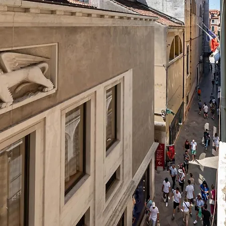 Venezia-san Marco View On Luxury Shopping Street Апартаменты *